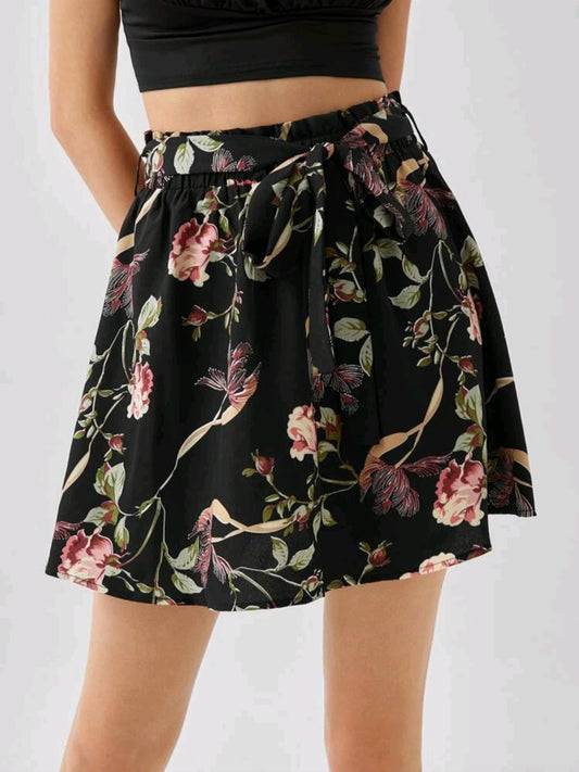 Falda con estampado floral, con elastica en cintura, con cinturon