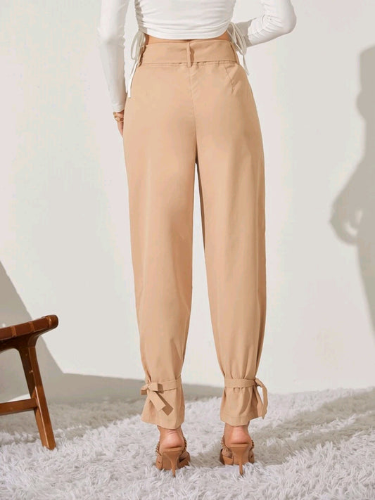 Pantalones de talle alto con cordon en tobillos, con cinturon