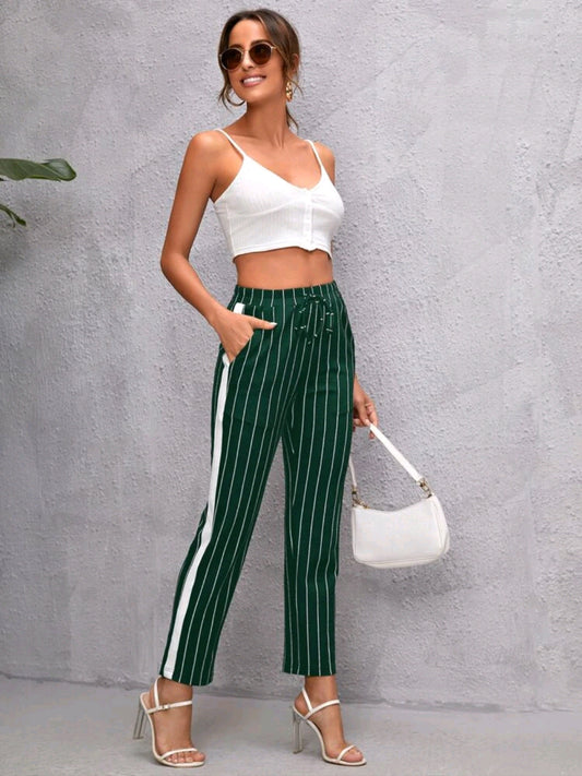 Pantalones con estampado de rayas con costura lateral, con nudo delantero