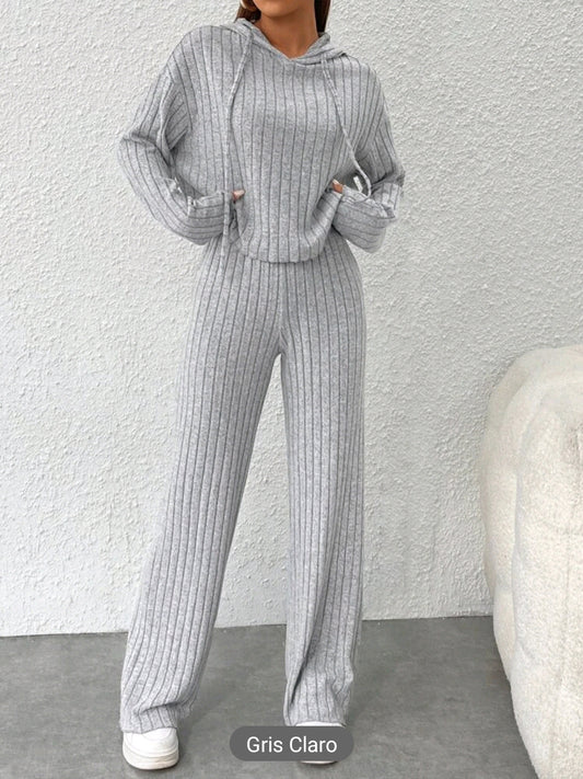 Conjunto deportivo tejido de canale, con capucha