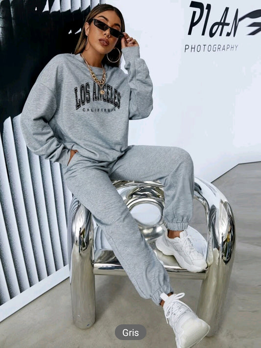 Conjunto deportivo con estampado de letra