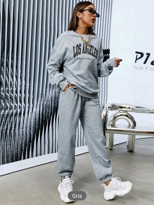 Conjunto deportivo con estampado de letra