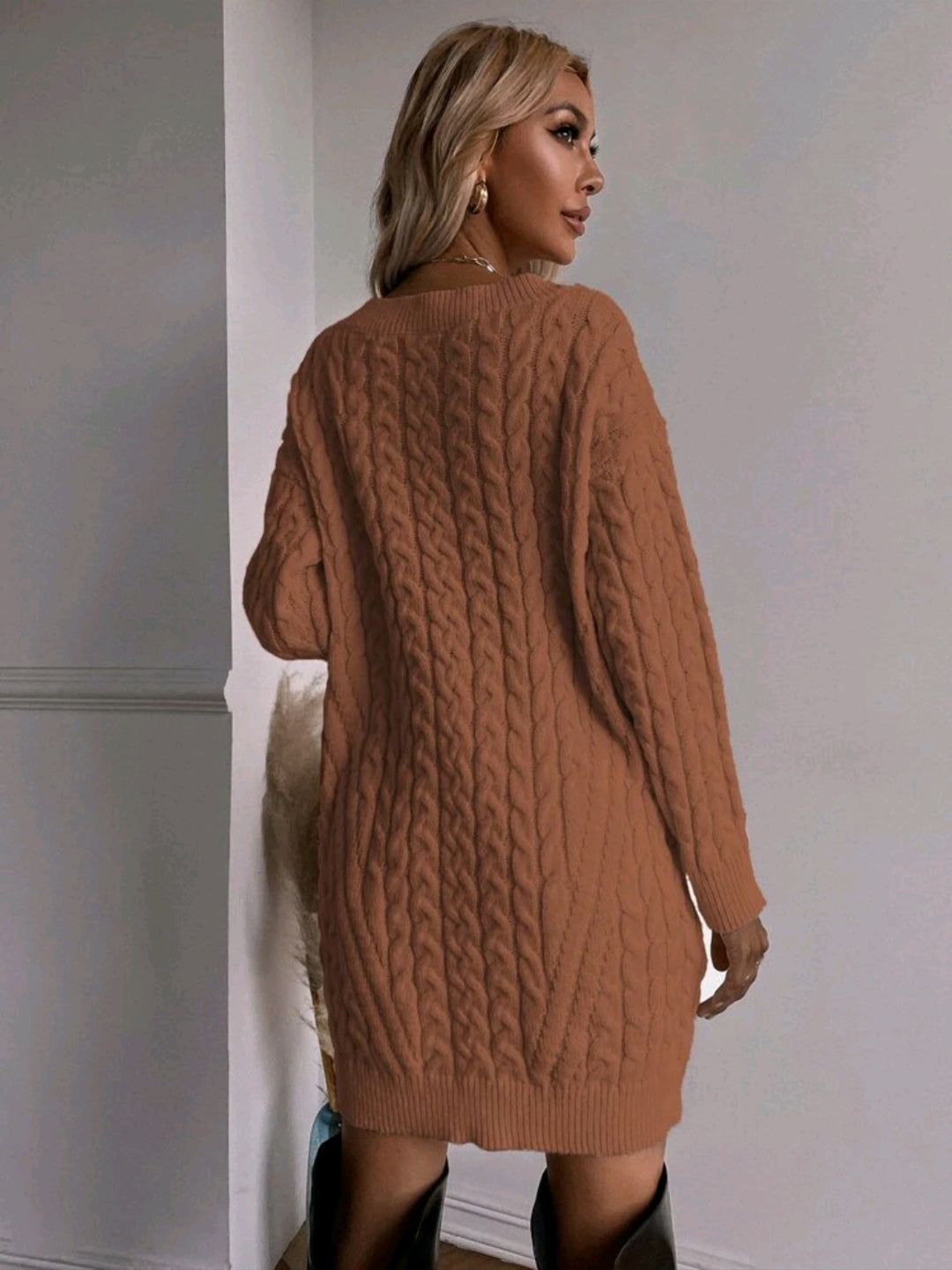 Vestido sueter tejido, en cuello V (sin cinturón)