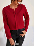 Cargar la imagen en la vista de la galería, Blusa unicolor de cuello V
