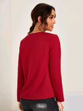 Cargar la imagen en la vista de la galería, Blusa unicolor de cuello V
