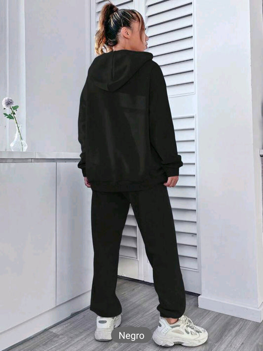 Conjunto deportivo con estampado de letra, con capucha