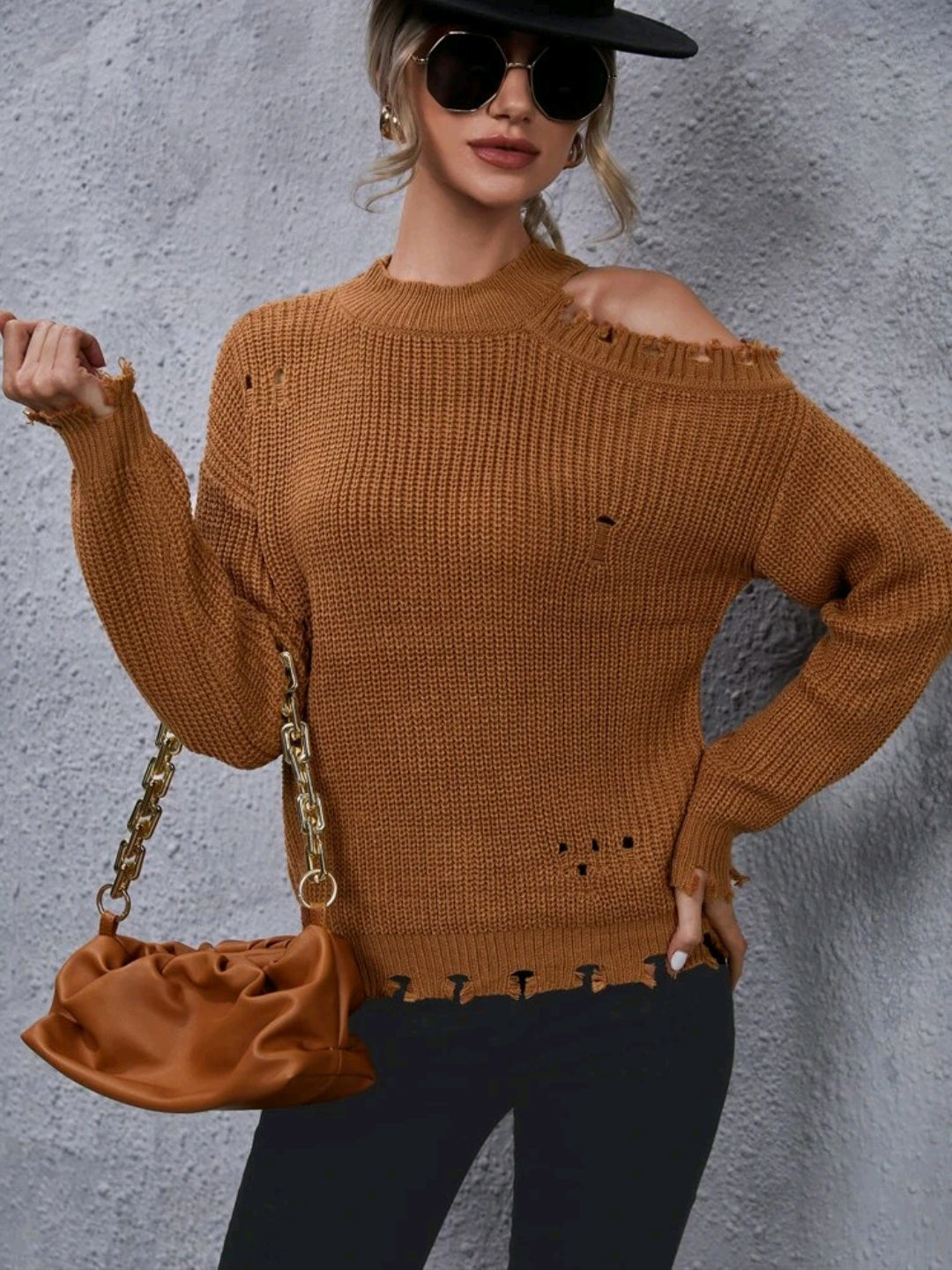 Sueter  tejido con cuello asimetrico rasgado