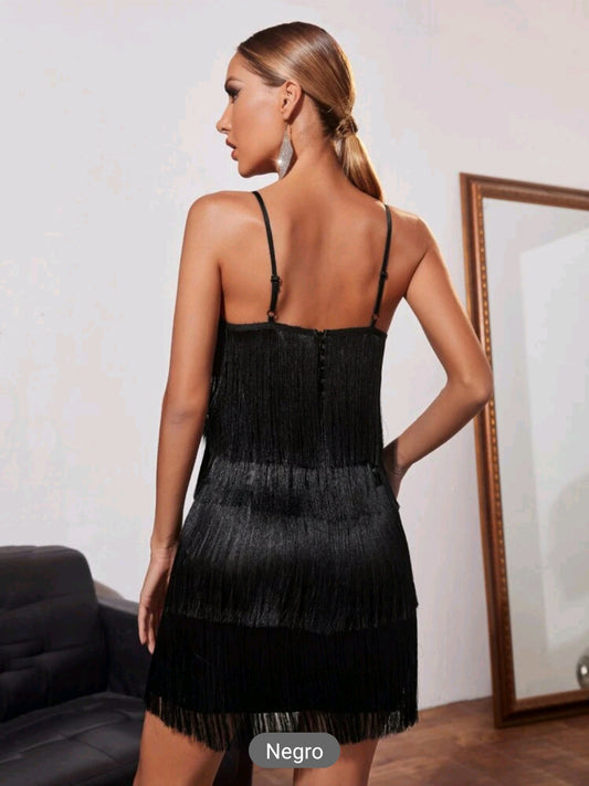 Vestido de tirantes, con capas de flecos de saten