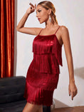Cargar la imagen en la vista de la galería, Vestido de tirantes, con capas de flecos de saten
