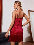Cargar la imagen en la vista de la galería, Vestido de tirantes, con capas de flecos de saten
